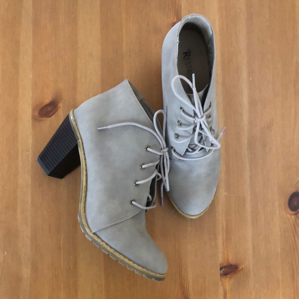 Restricted ankle boots
